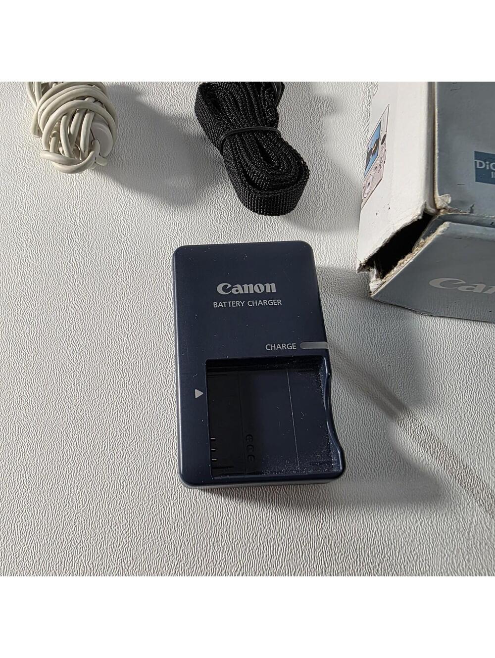 Canon PowerShot Digital ELPH SD300 Camera w/ Battery, SD Card & Charger Tested - Picture 5 of 9